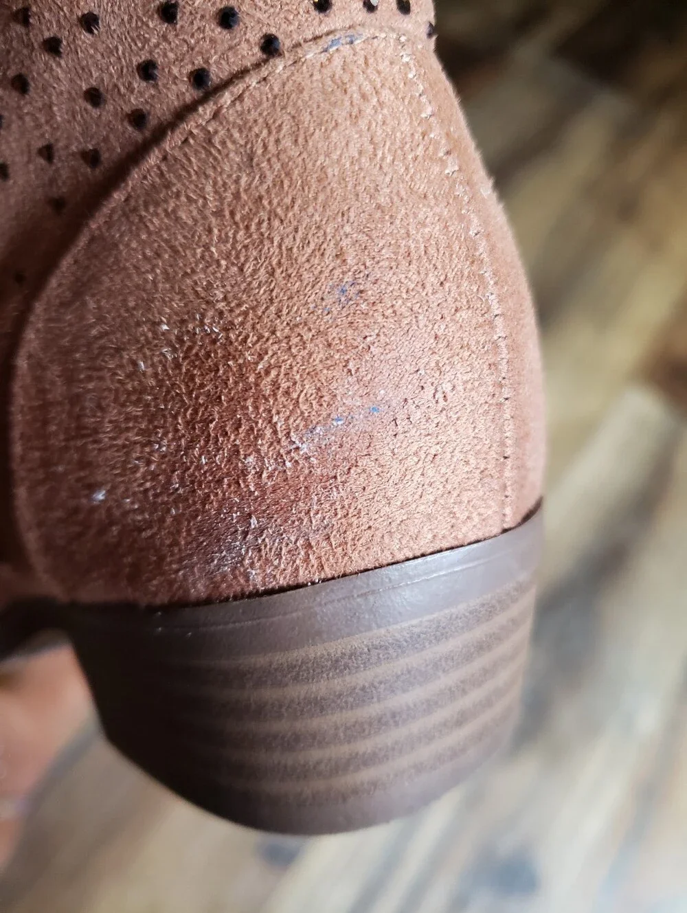 Jessica Simpson stylish tan